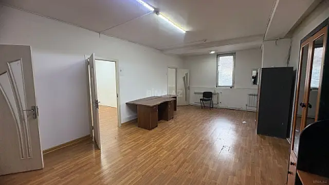 Kirayə verilir 6 otaqlı ofis 120 m²