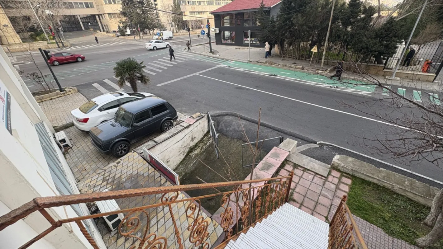 Kirayə verilir 6 otaqlı ofis 120 m²