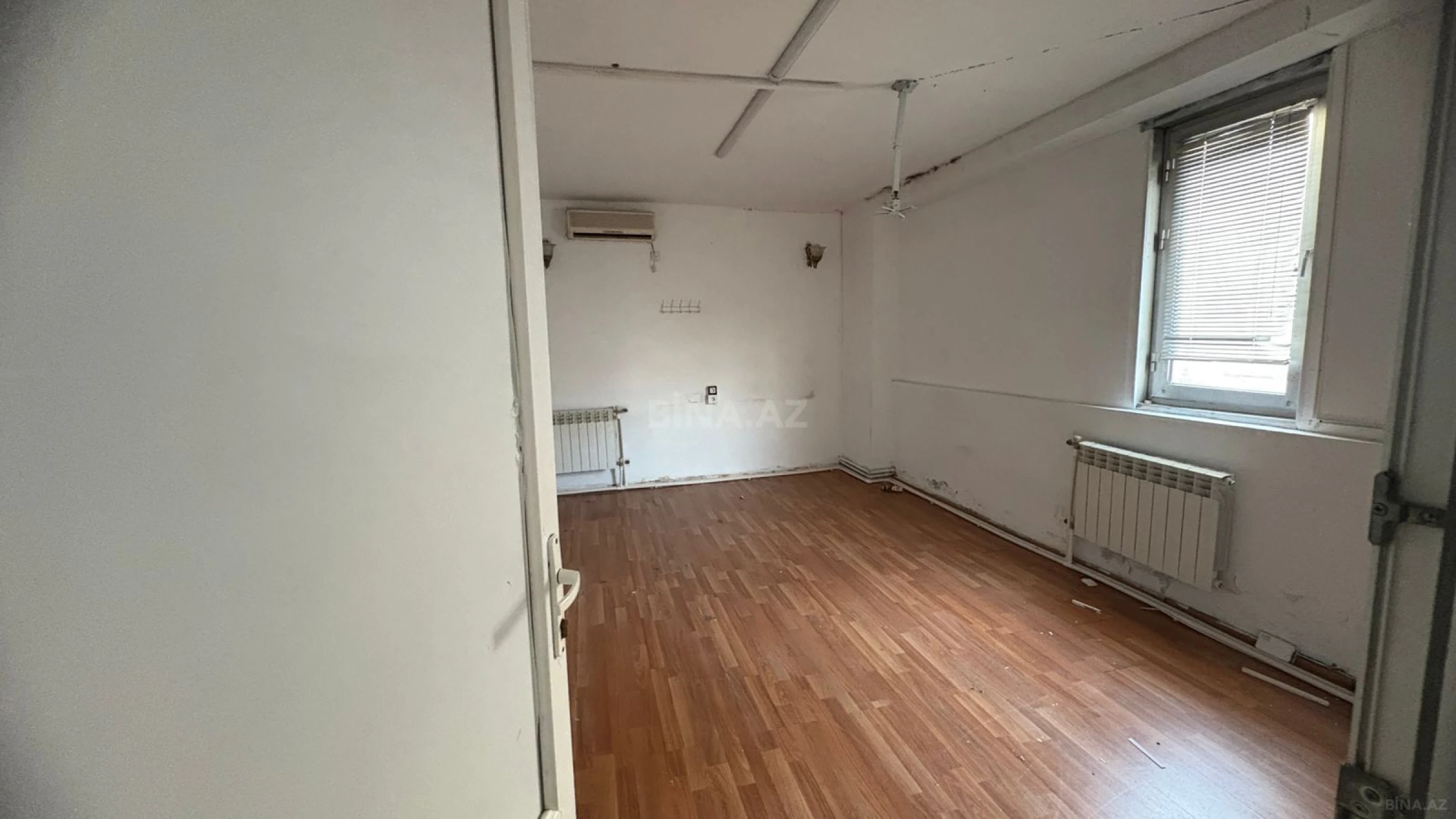 Kirayə verilir 6 otaqlı ofis 120 m²