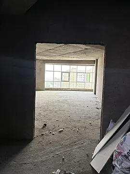 Satılır 4 otaqlı mənzil 230 m²