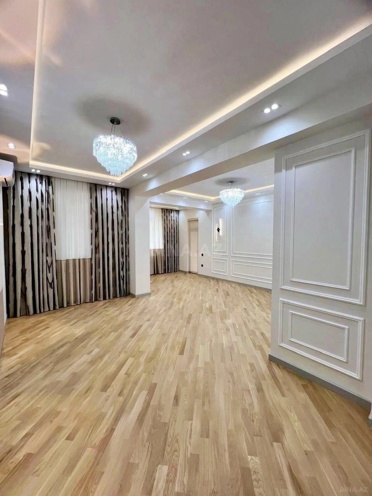 Satılır 4 otaqlı mənzil 192 m²