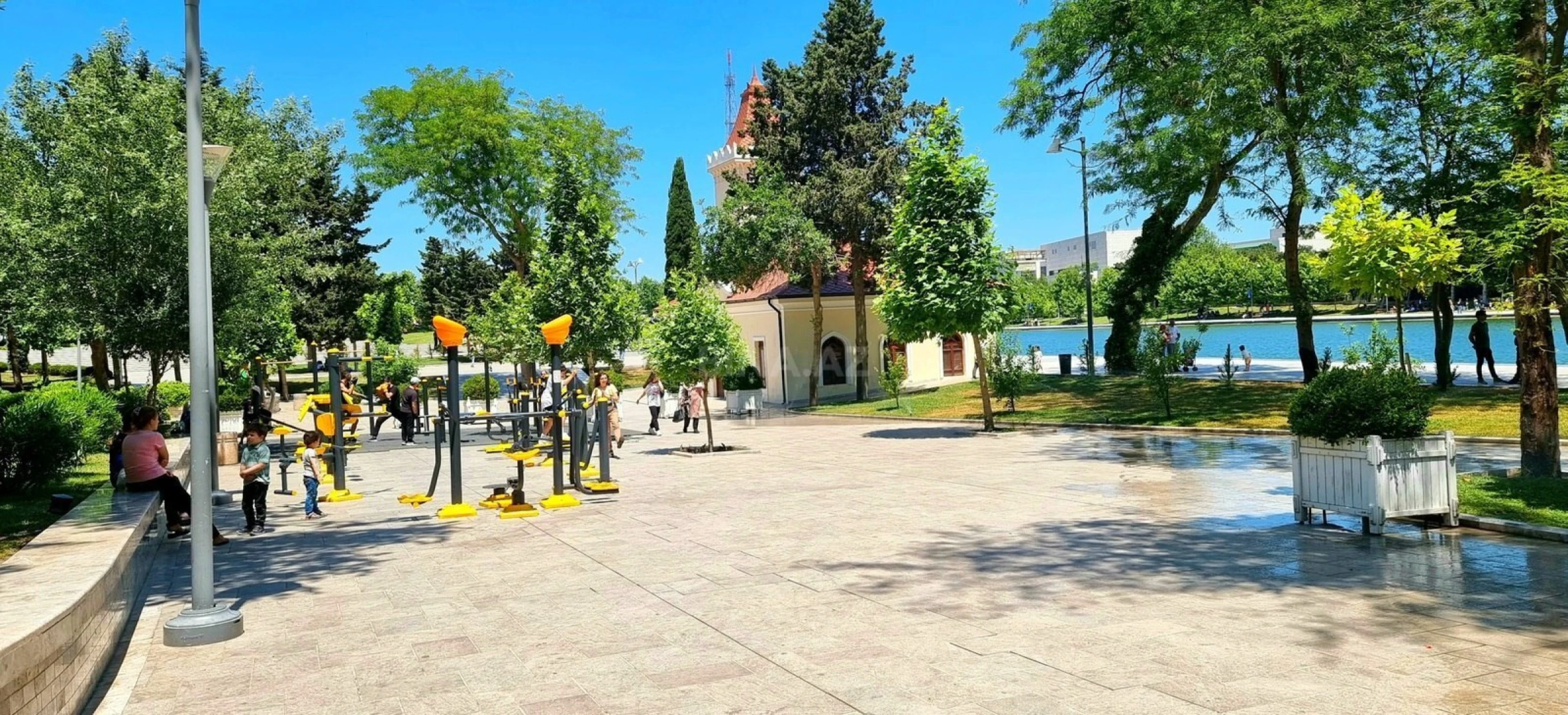 Satılır 4 otaqlı mənzil 192 m²