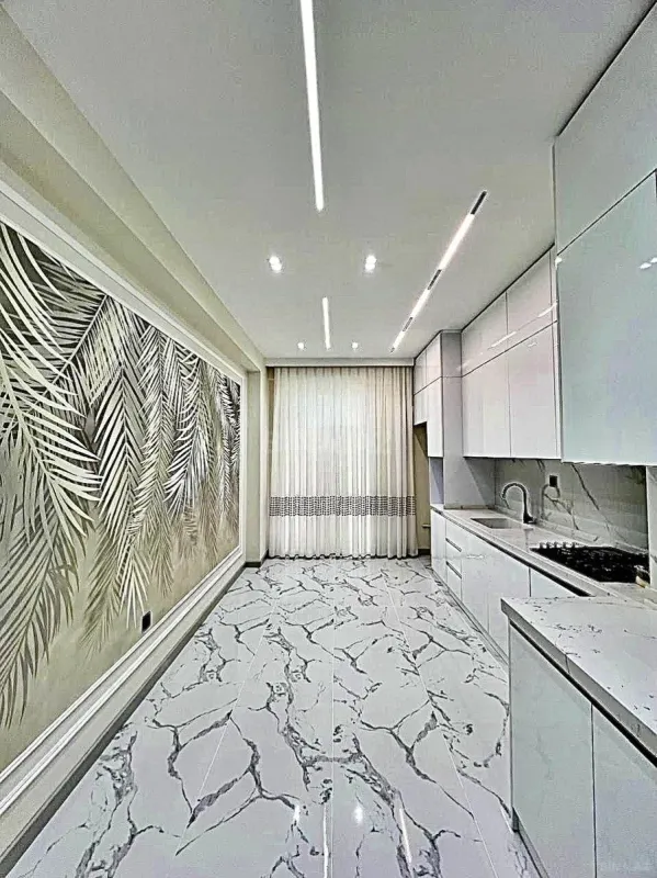 Satılır 4 otaqlı mənzil 192 m²