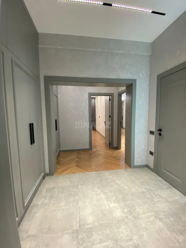 Satılır 2 otaqlı mənzil 68 m²