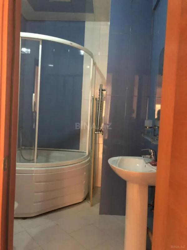 Satılır 3 otaqlı mənzil 160 m²