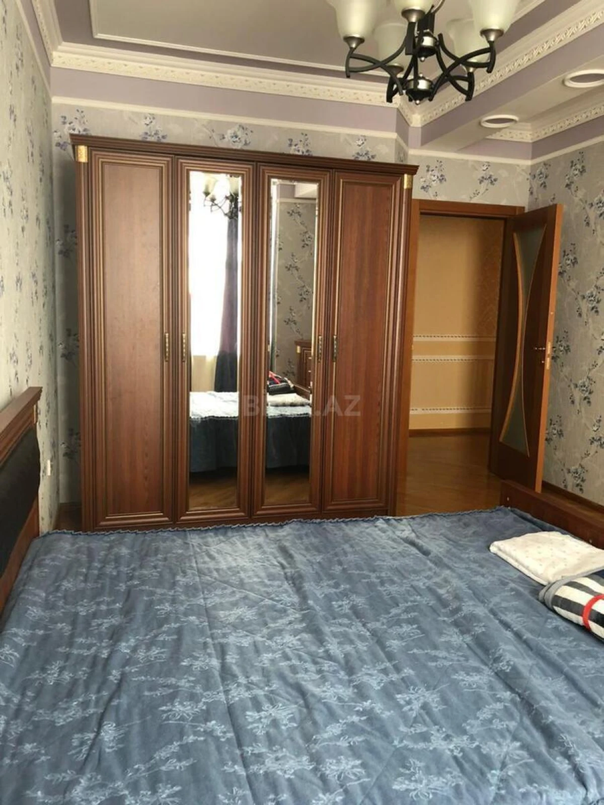 Satılır 3 otaqlı mənzil 160 m²