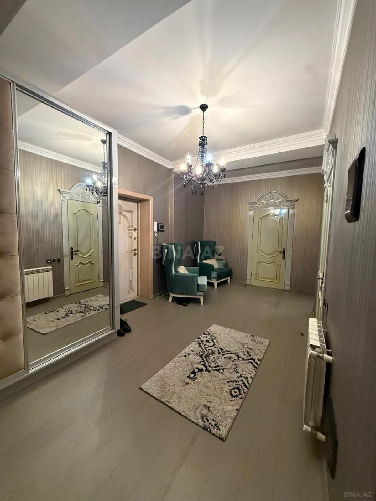 Kirayə verilir 2 otaqlı mənzil 95 m²