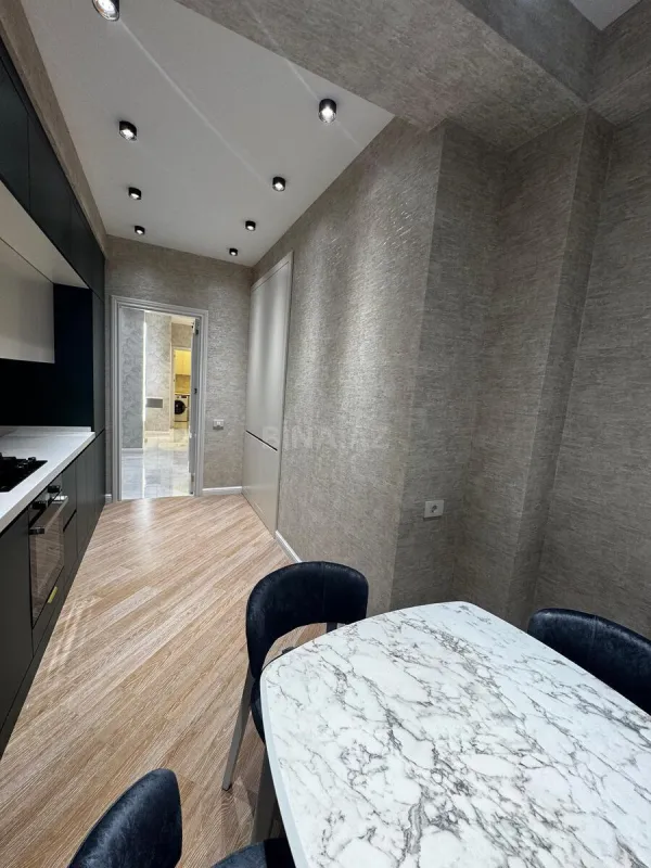 Satılır 3 otaqlı mənzil 125 m²