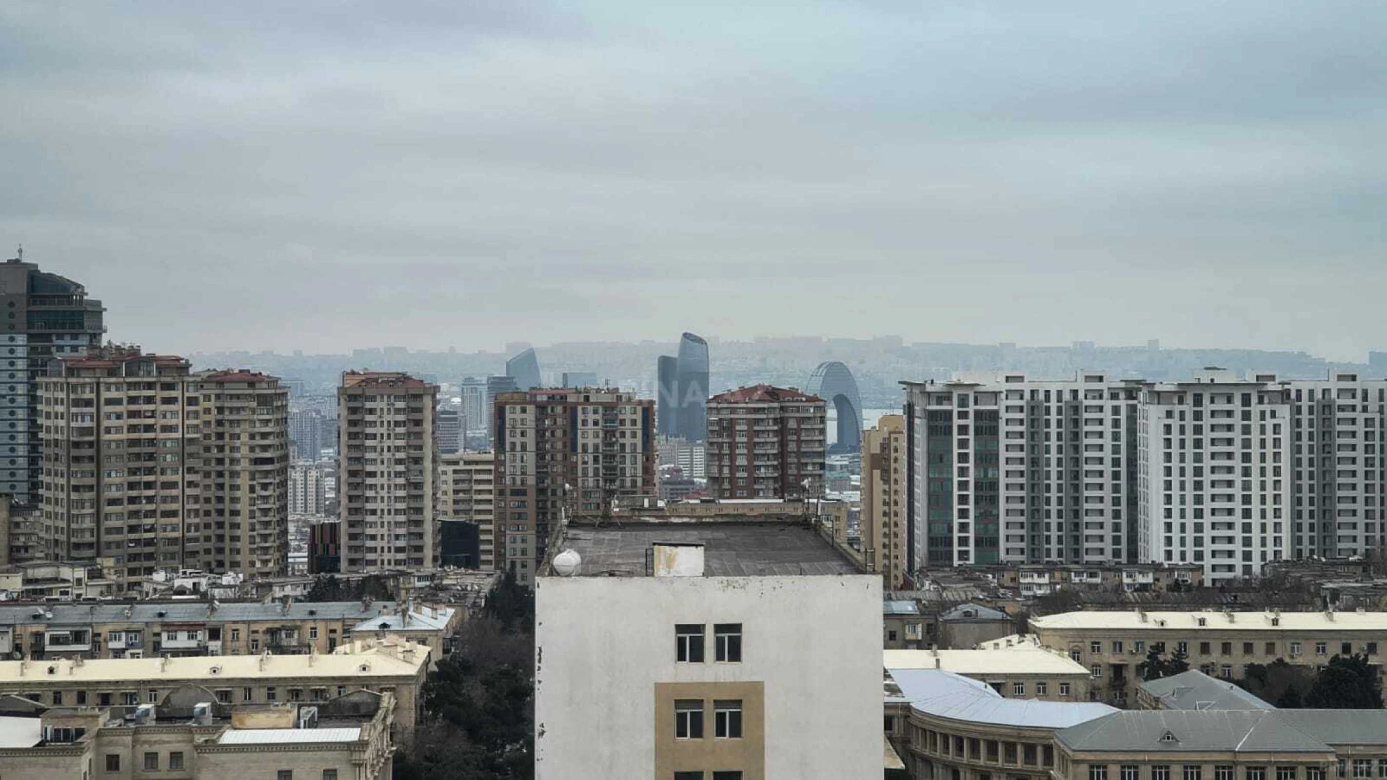 Satılır 8 otaqlı mənzil 790 m²