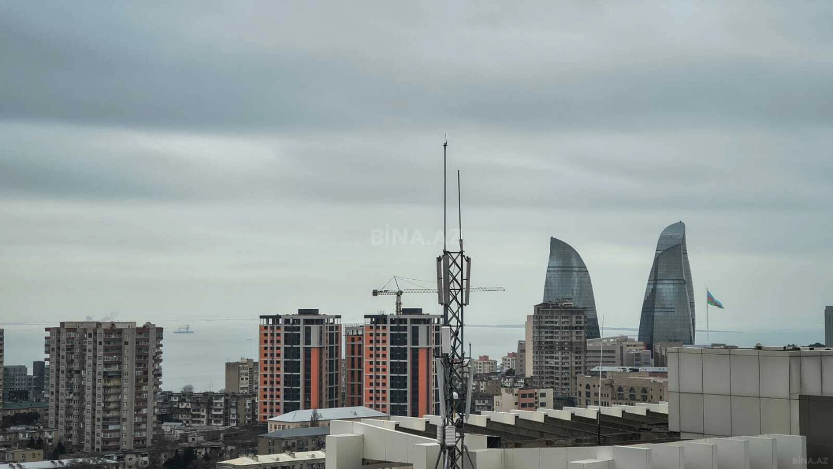 Satılır 8 otaqlı mənzil 790 m²