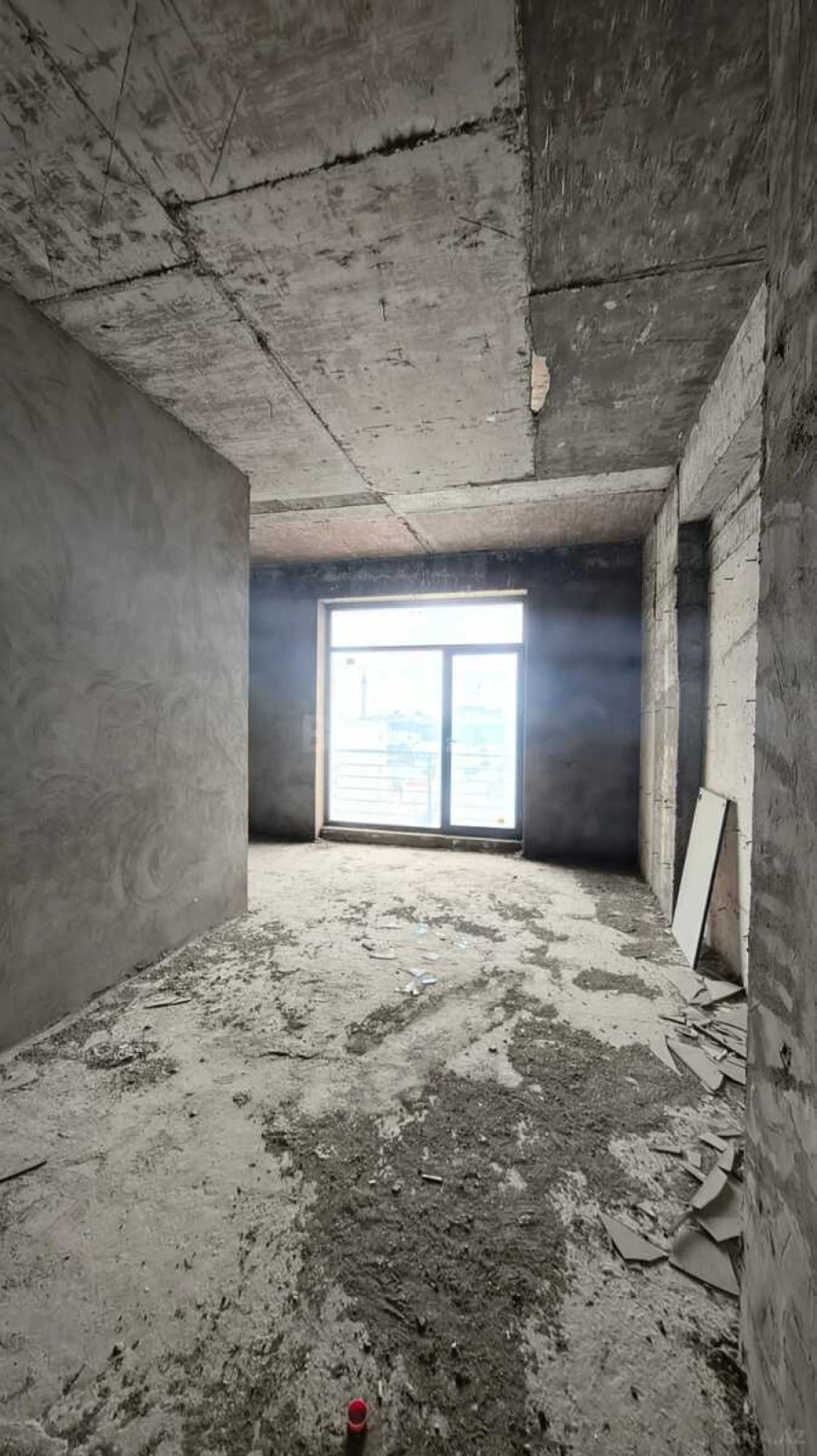 Satılır 8 otaqlı mənzil 790 m²