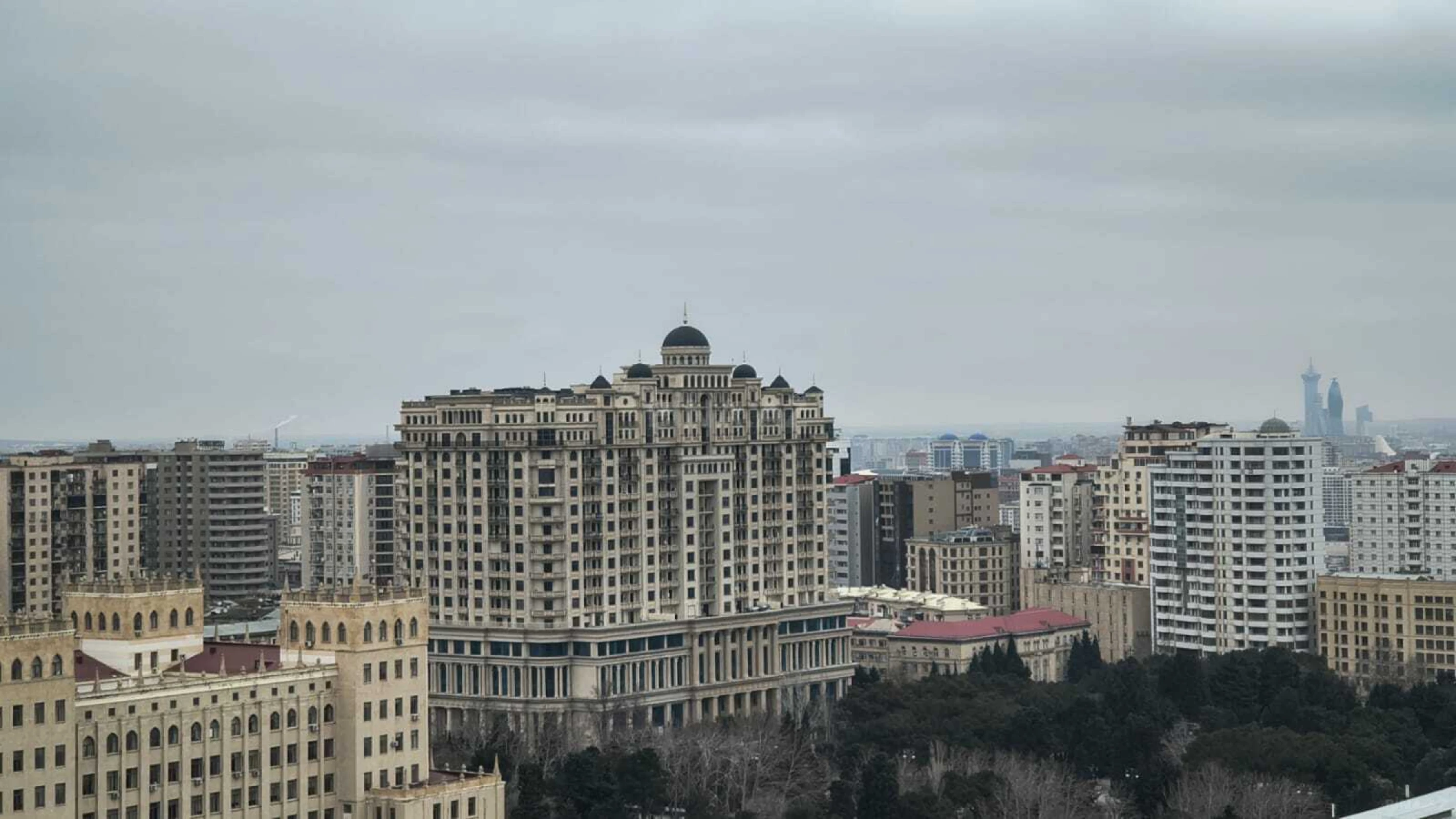 Satılır 8 otaqlı mənzil 790 m²