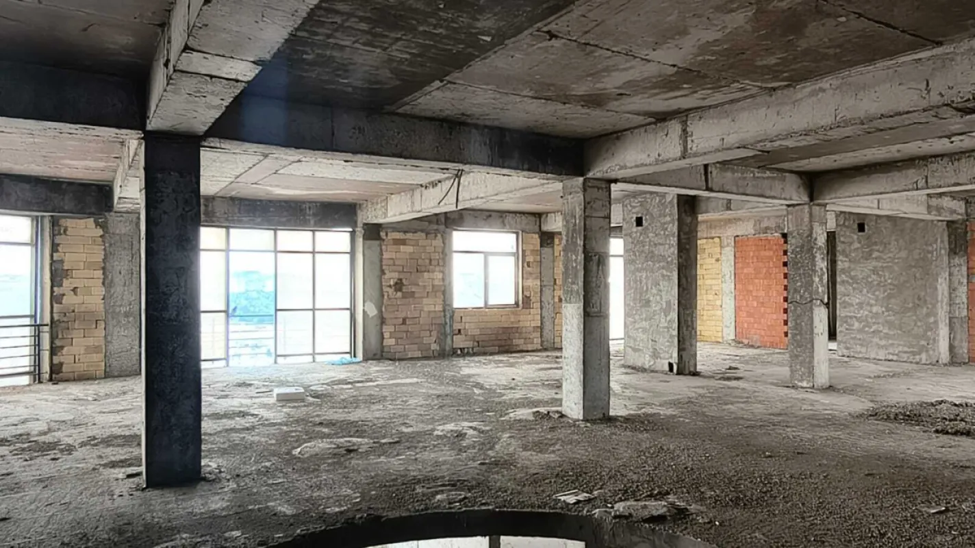 Satılır 8 otaqlı mənzil 790 m²