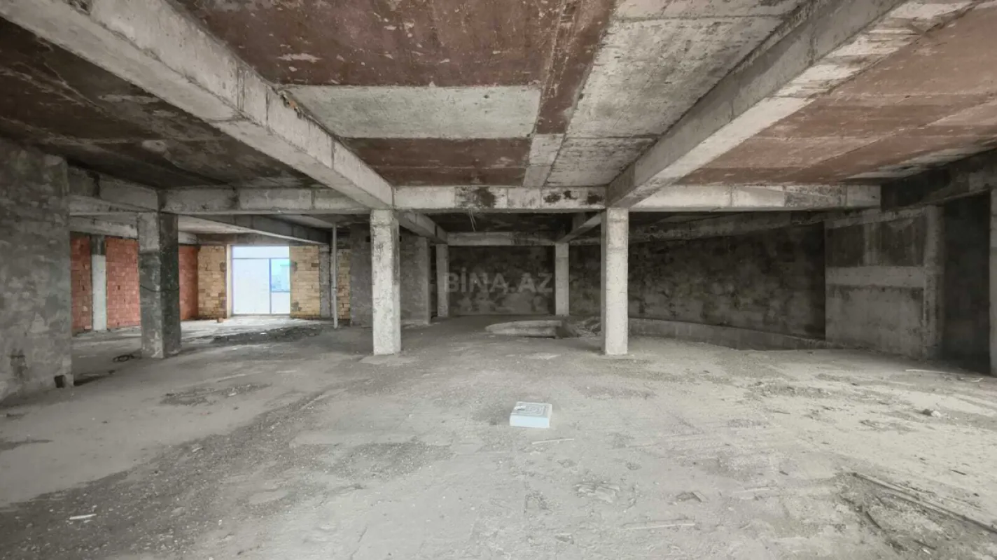 Satılır 8 otaqlı mənzil 790 m²