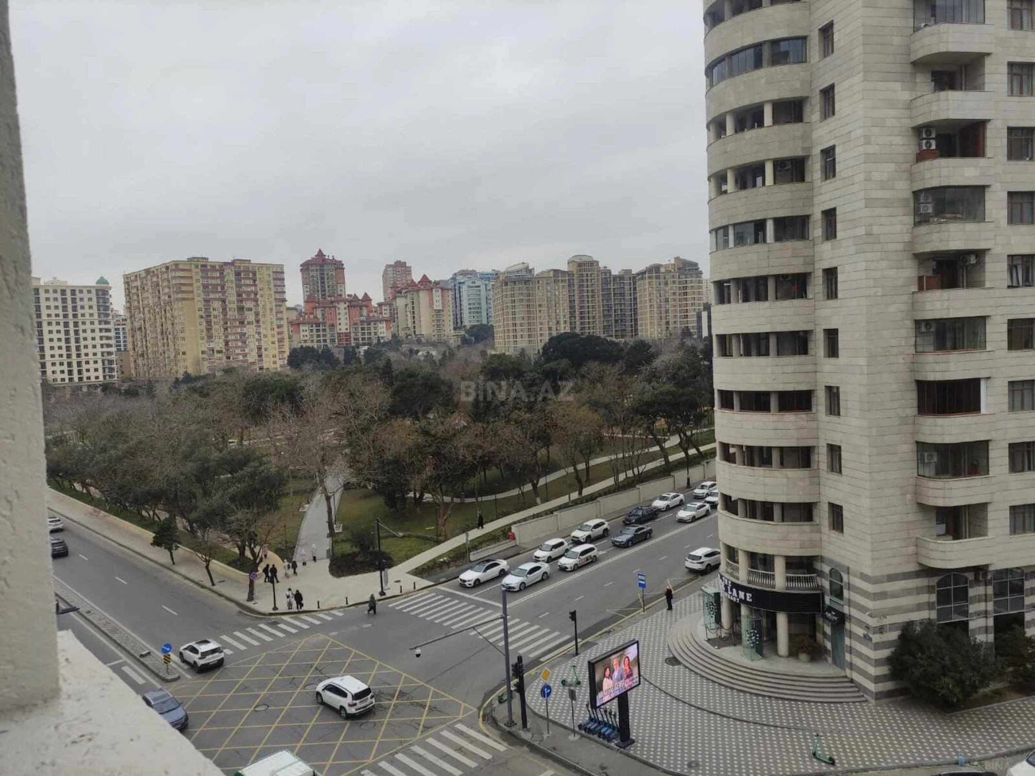 Satılır 3 otaqlı mənzil 88 m²