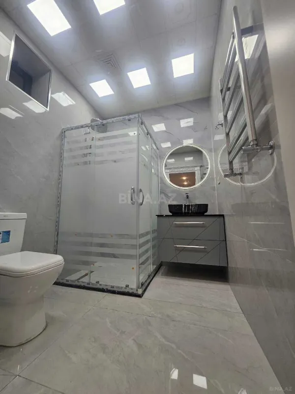 Satılır 4 otaqlı mənzil 270 m²