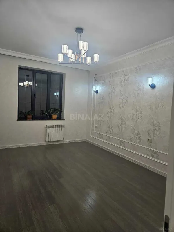 Satılır 4 otaqlı mənzil 270 m²