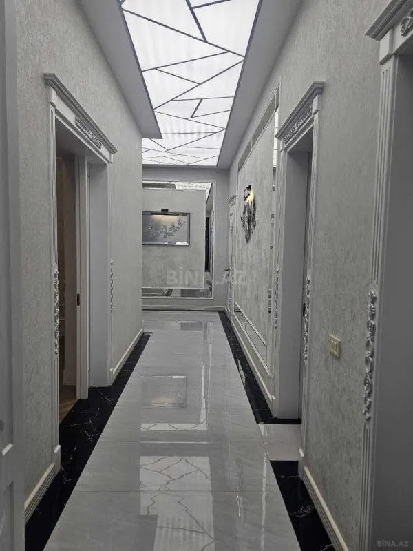 Satılır 4 otaqlı mənzil 270 m²