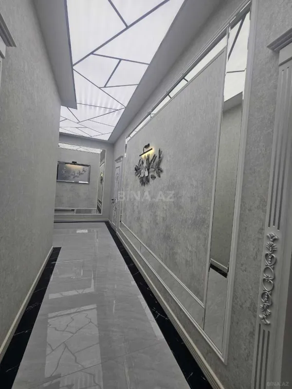 Satılır 4 otaqlı mənzil 270 m²