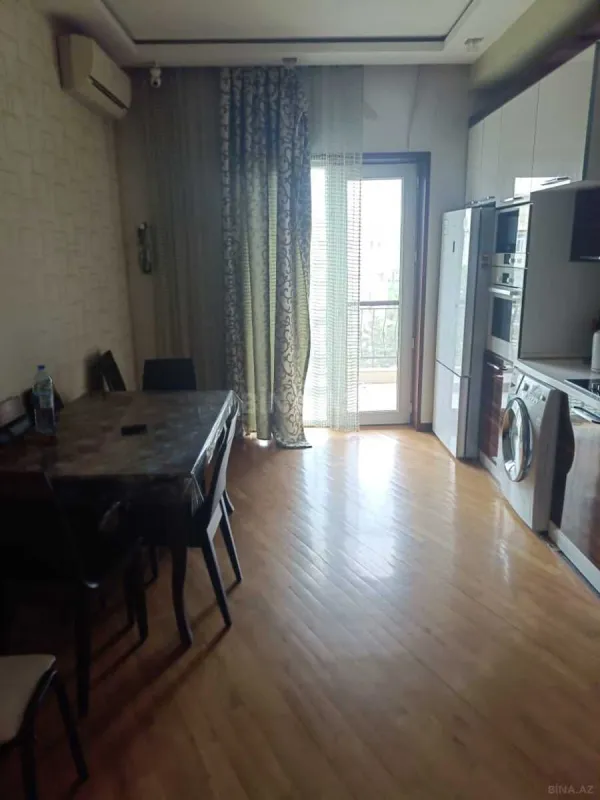 Kirayə verilir 3 otaqlı mənzil 150 m²