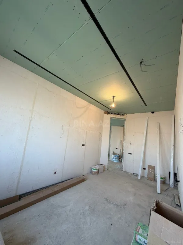 Satılır 4 otaqlı mənzil 200 m²