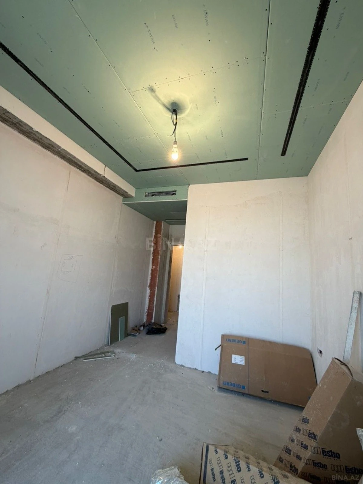 Satılır 4 otaqlı mənzil 200 m²