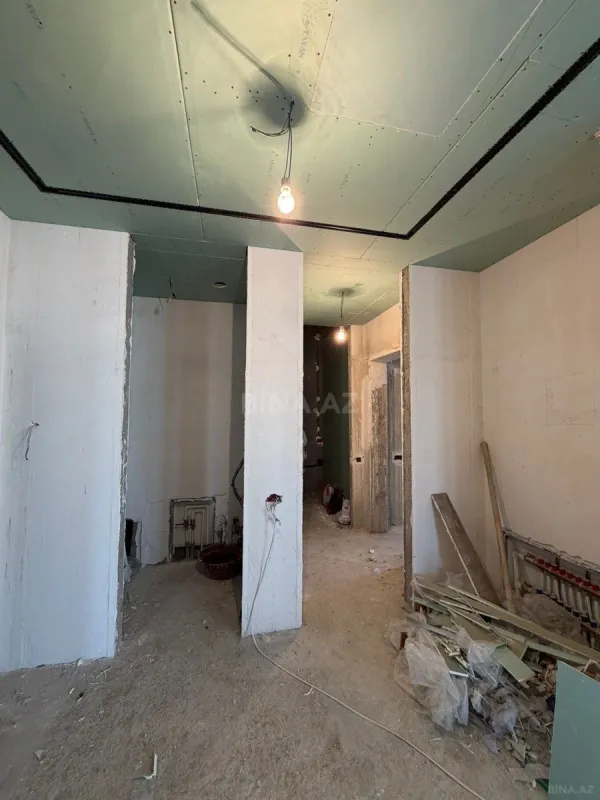 Satılır 4 otaqlı mənzil 200 m²