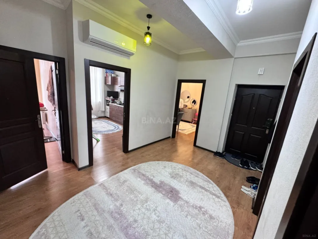 Satılır 4 otaqlı mənzil 110 m²