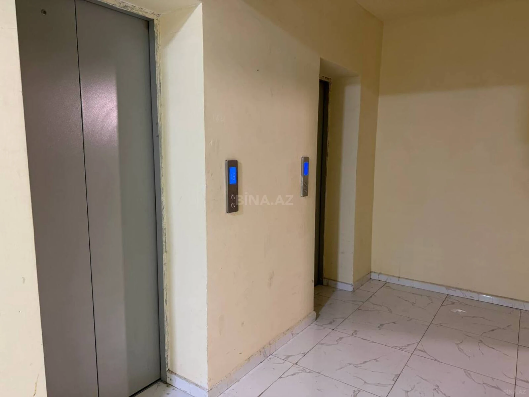 Satılır 2 otaqlı mənzil 107 m²
