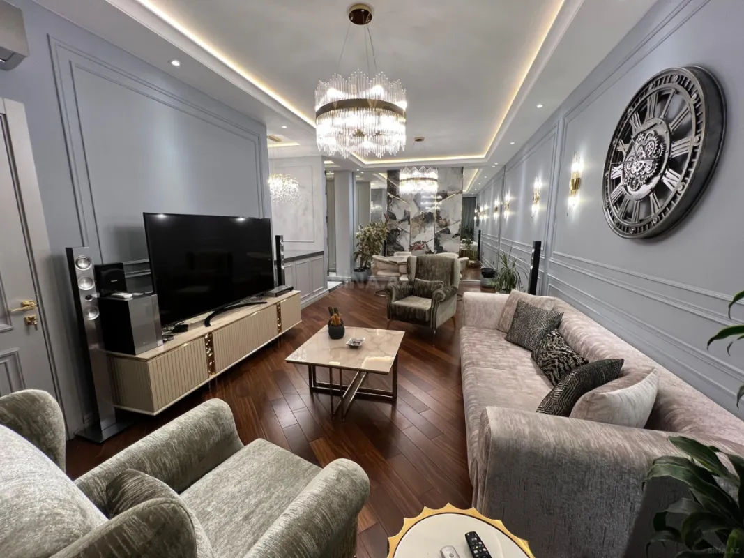 Satılır 2 otaqlı mənzil 106 m²