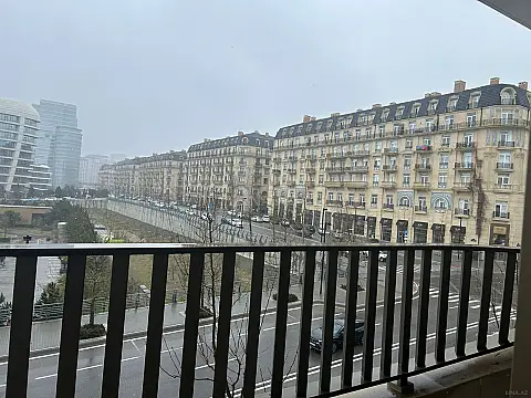 Satılır 2 otaqlı mənzil 74.4 m²