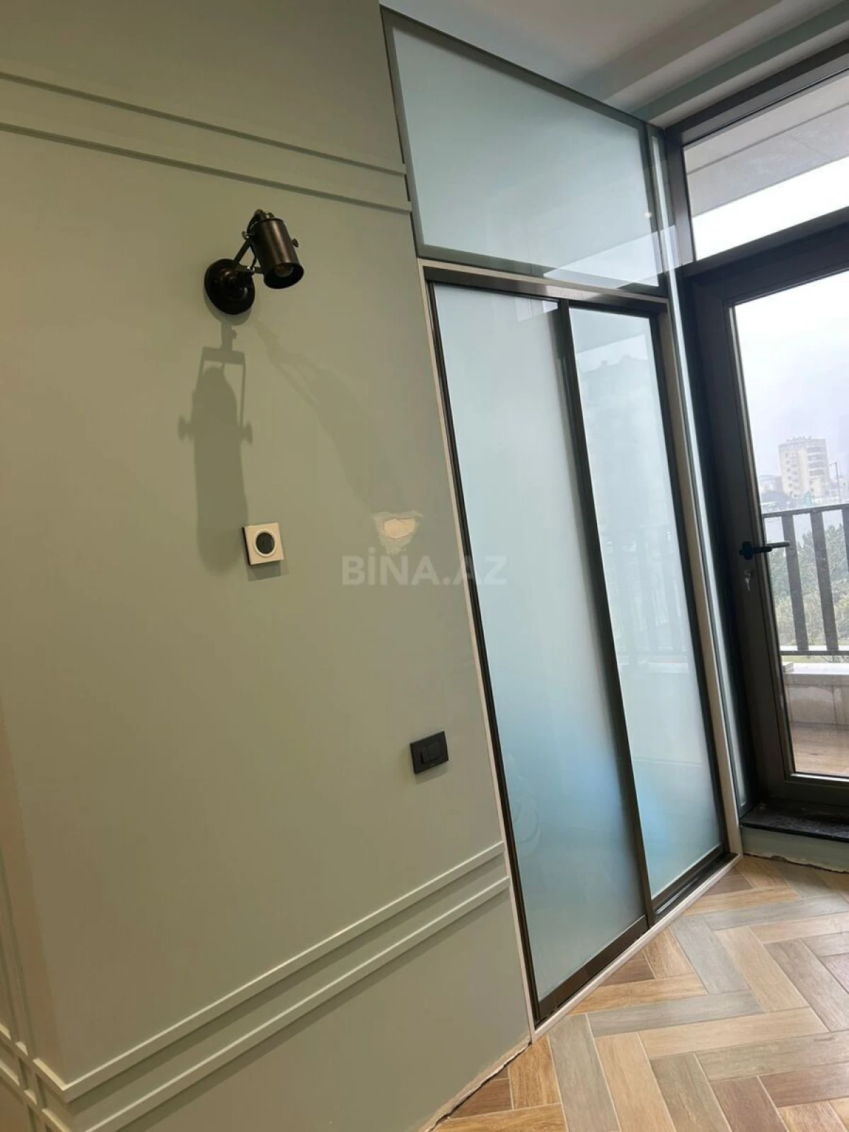 Satılır 2 otaqlı mənzil 74.4 m²