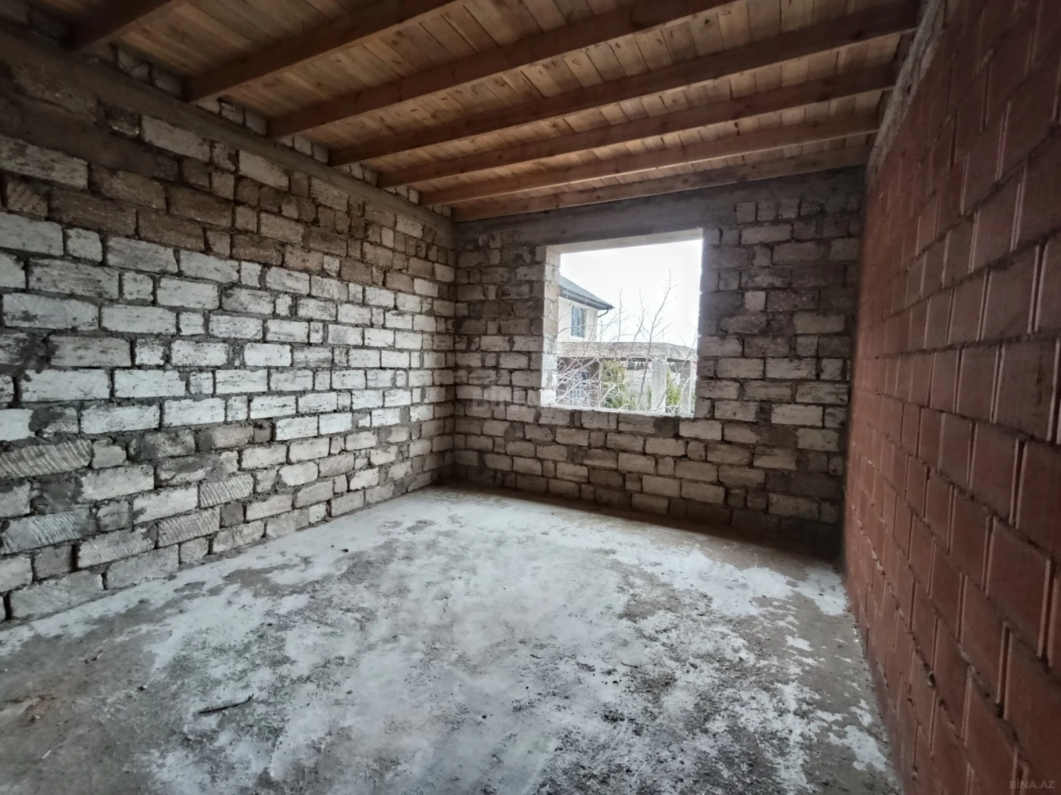 Satılır 7 otaqlı həyət evi 280 m²