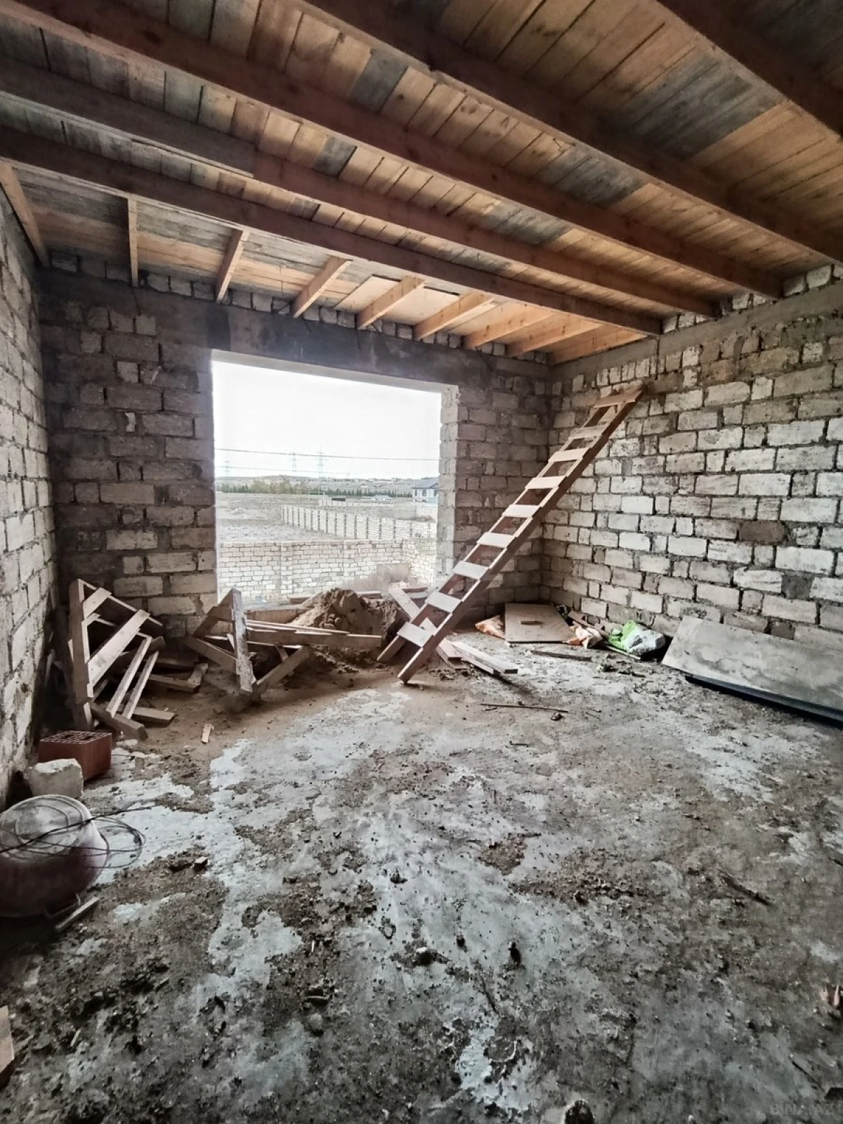 Satılır 7 otaqlı həyət evi 280 m²