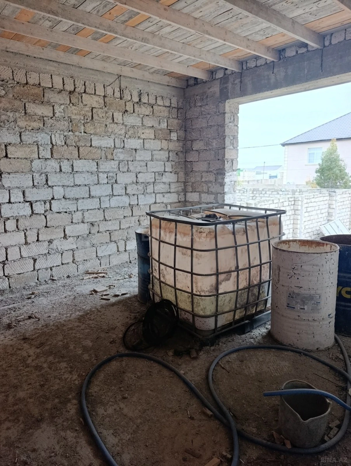 Satılır 7 otaqlı həyət evi 280 m²