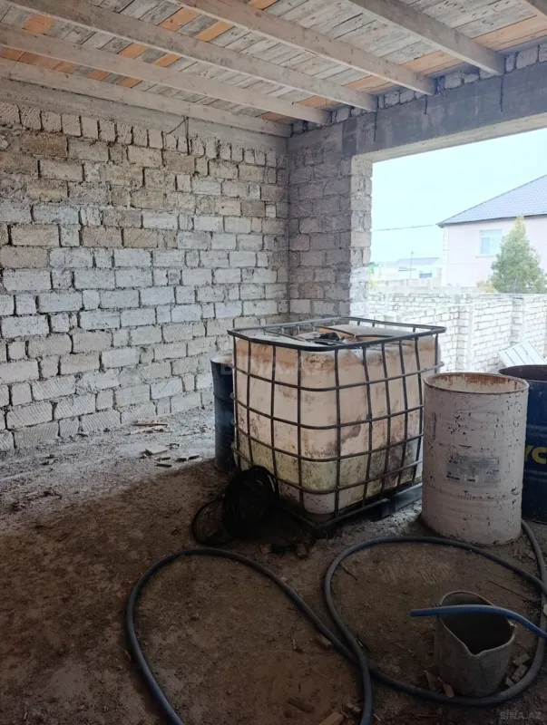 Satılır 7 otaqlı həyət evi 280 m²