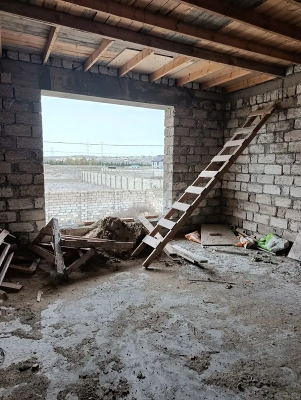 Satılır 7 otaqlı həyət evi 280 m²