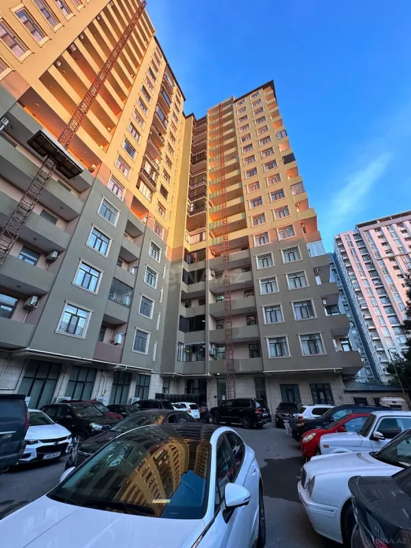 Satılır 3 otaqlı mənzil 98 m²
