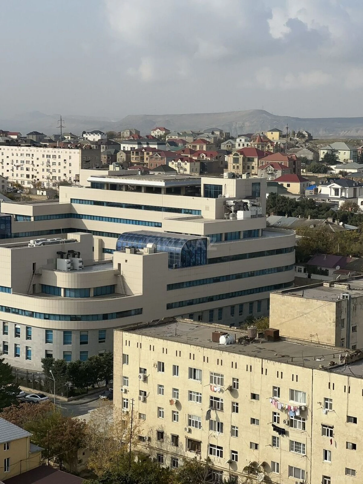 Satılır 3 otaqlı mənzil 98 m²