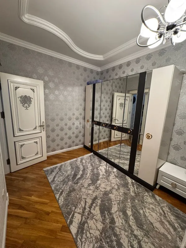 Satılır 3 otaqlı mənzil 98 m²