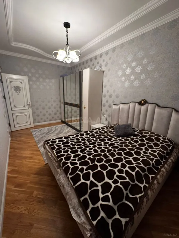 Satılır 3 otaqlı mənzil 98 m²