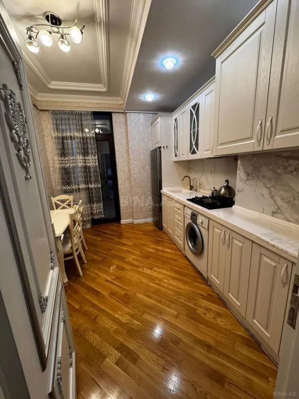 Satılır 3 otaqlı mənzil 98 m²