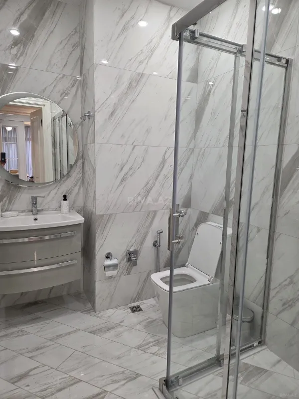 Kirayə verilir 2 otaqlı mənzil 120 m²