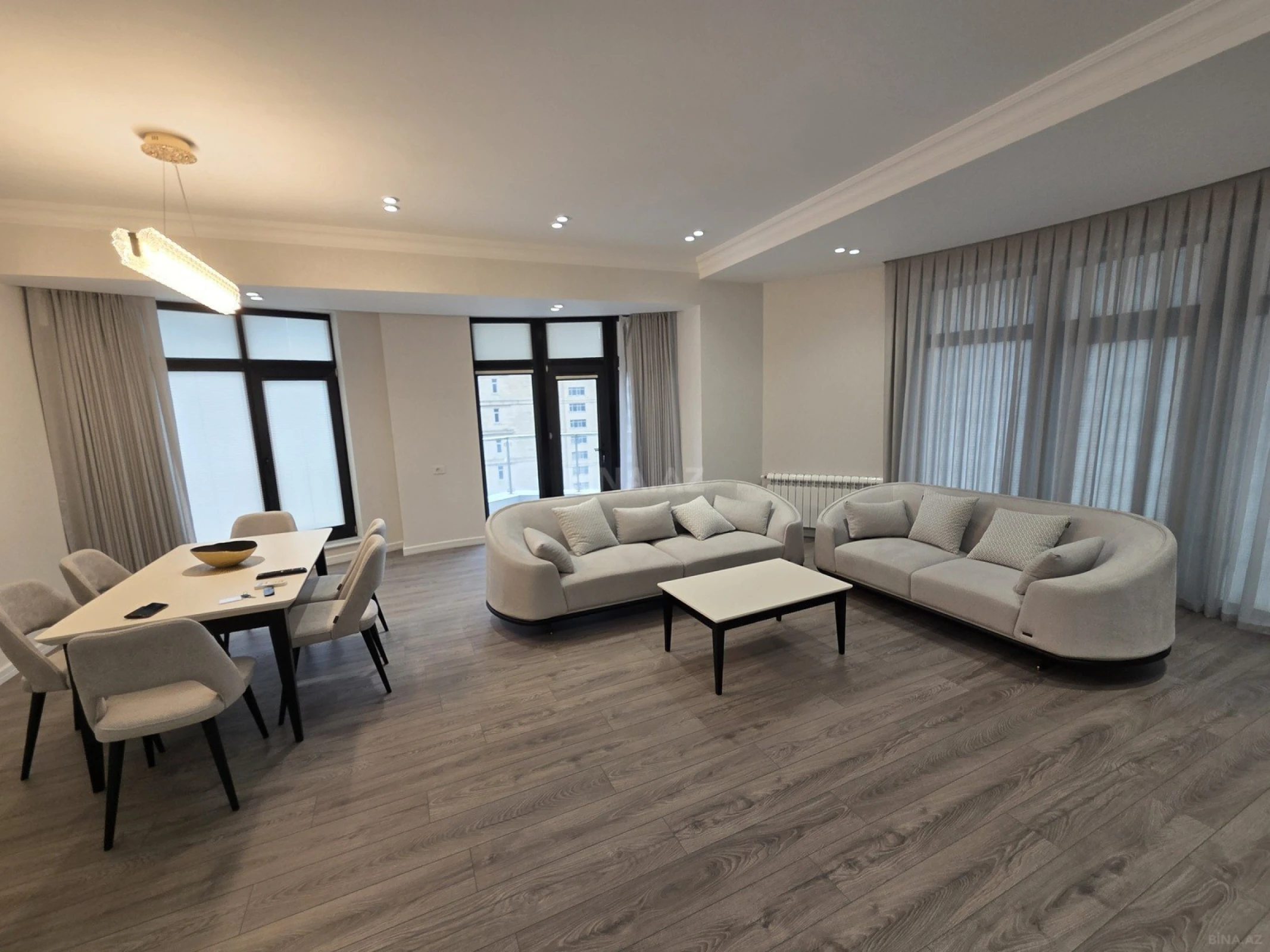Kirayə verilir 2 otaqlı mənzil 120 m²