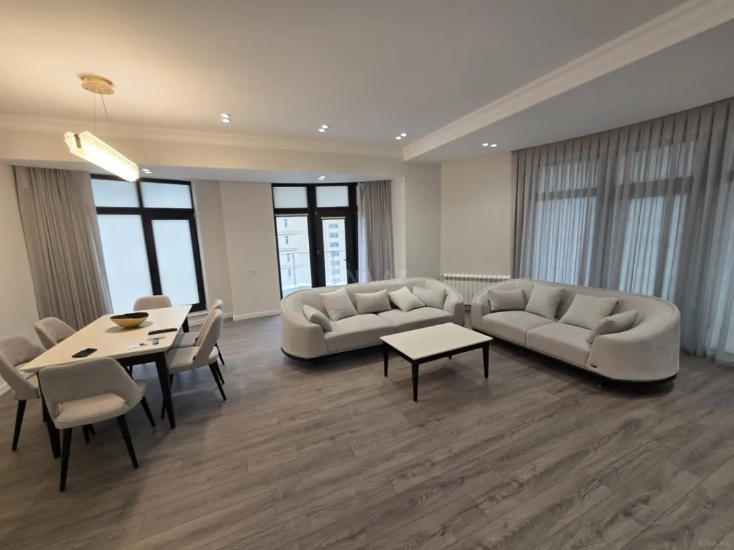 Kirayə verilir 2 otaqlı mənzil 120 m²