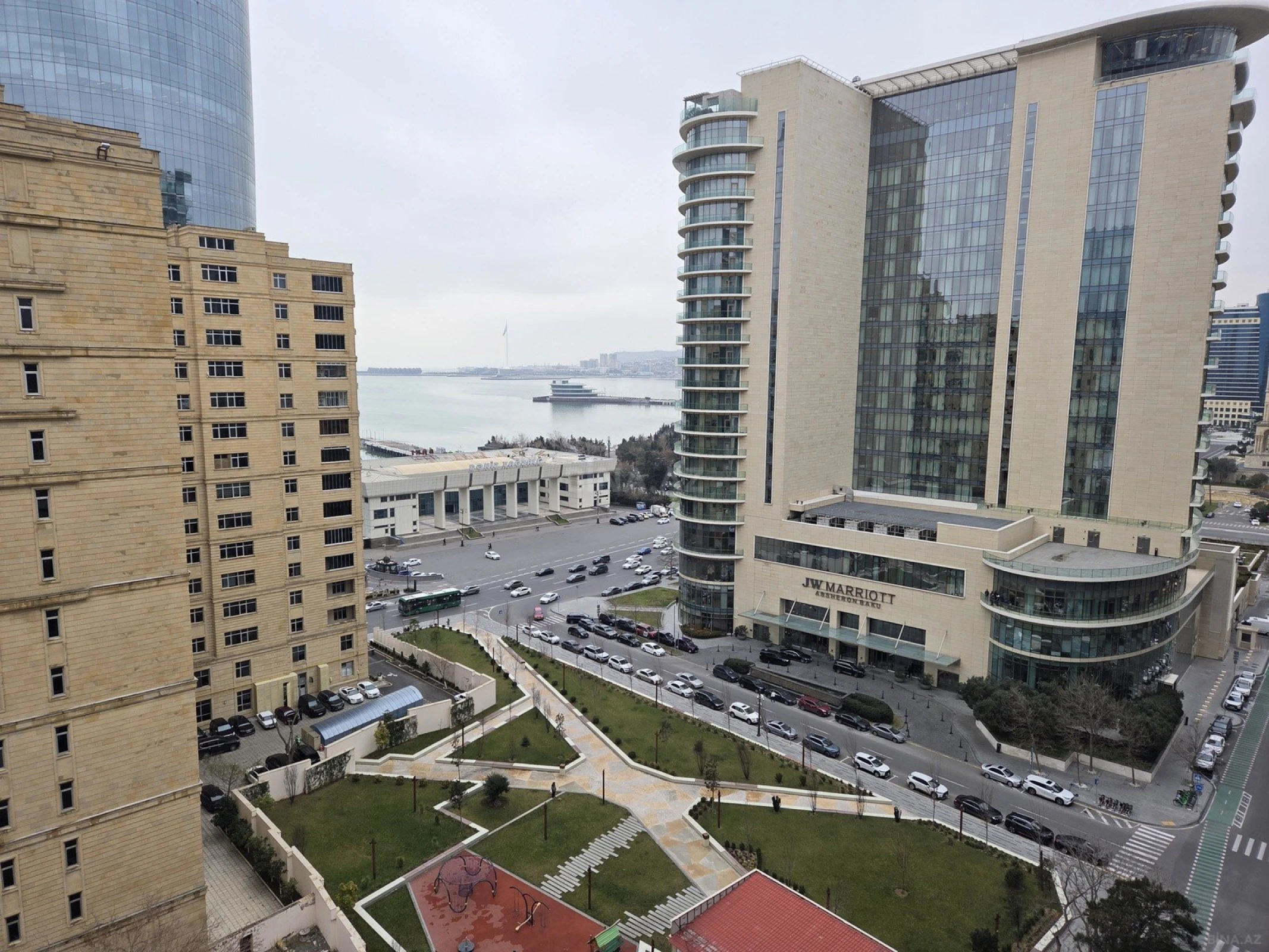 Kirayə verilir 2 otaqlı mənzil 120 m²