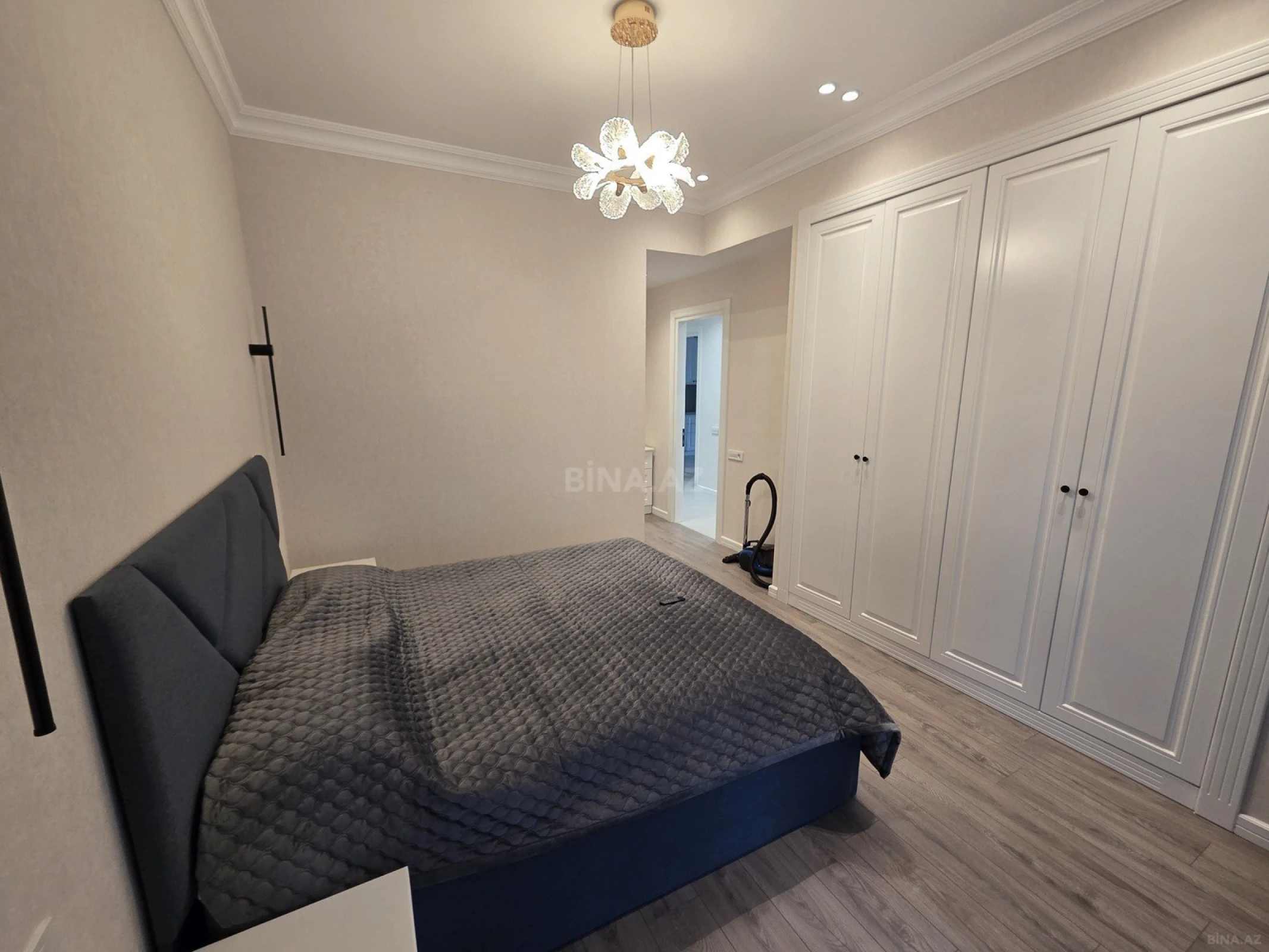 Kirayə verilir 2 otaqlı mənzil 120 m²