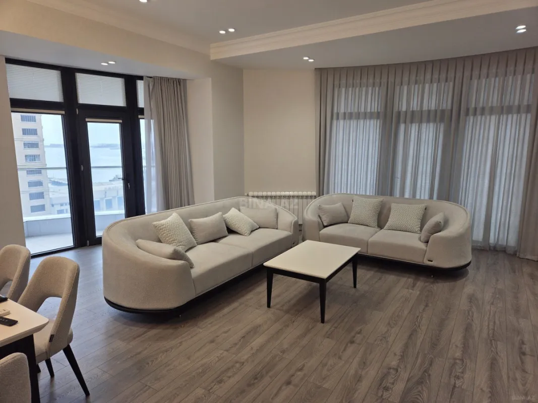 Kirayə verilir 2 otaqlı mənzil 120 m²