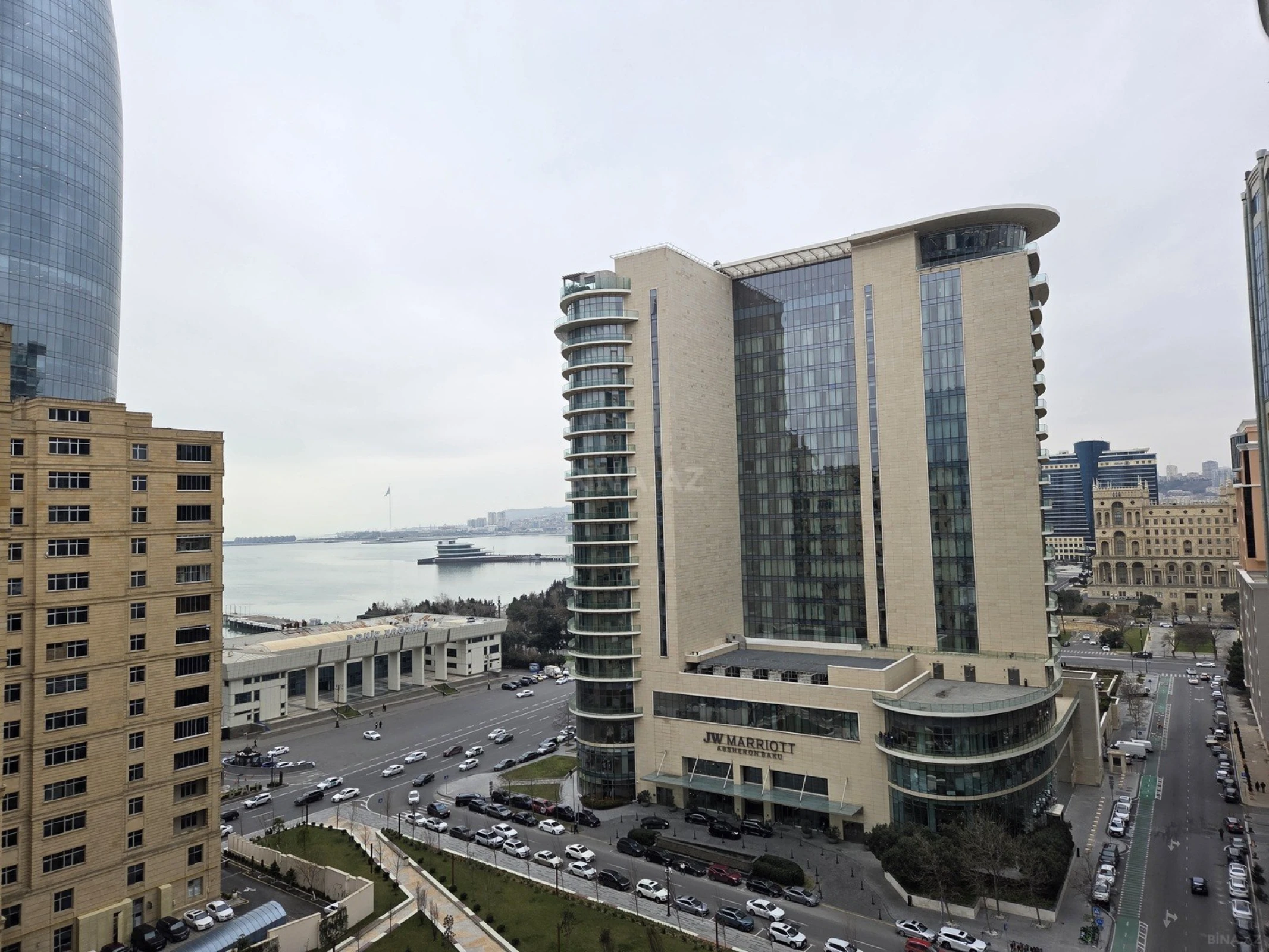 Kirayə verilir 2 otaqlı mənzil 120 m²