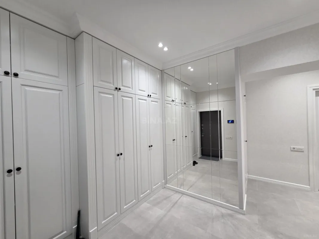 Kirayə verilir 2 otaqlı mənzil 120 m²